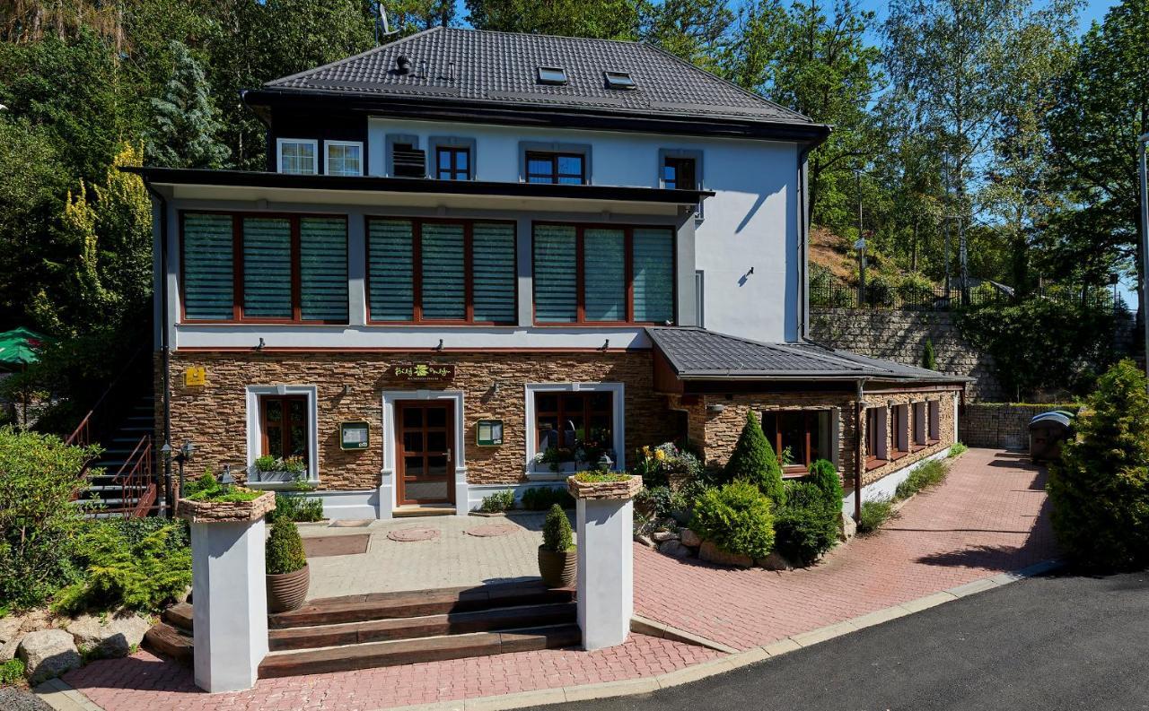 Penzion A Restaurace Bily Mlyn Liberec Exterior foto